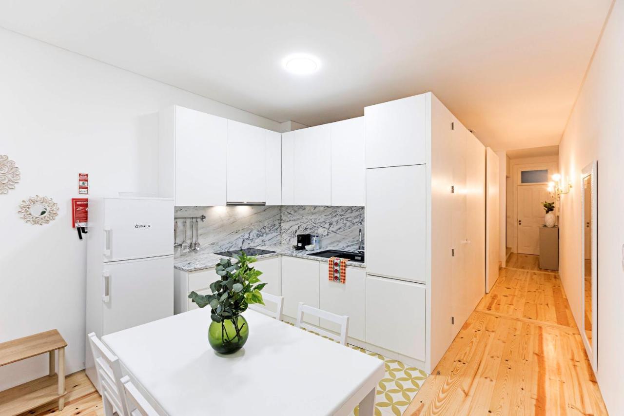 Loios 1Br Flat Downtown By Lovelystay Porto Bagian luar foto