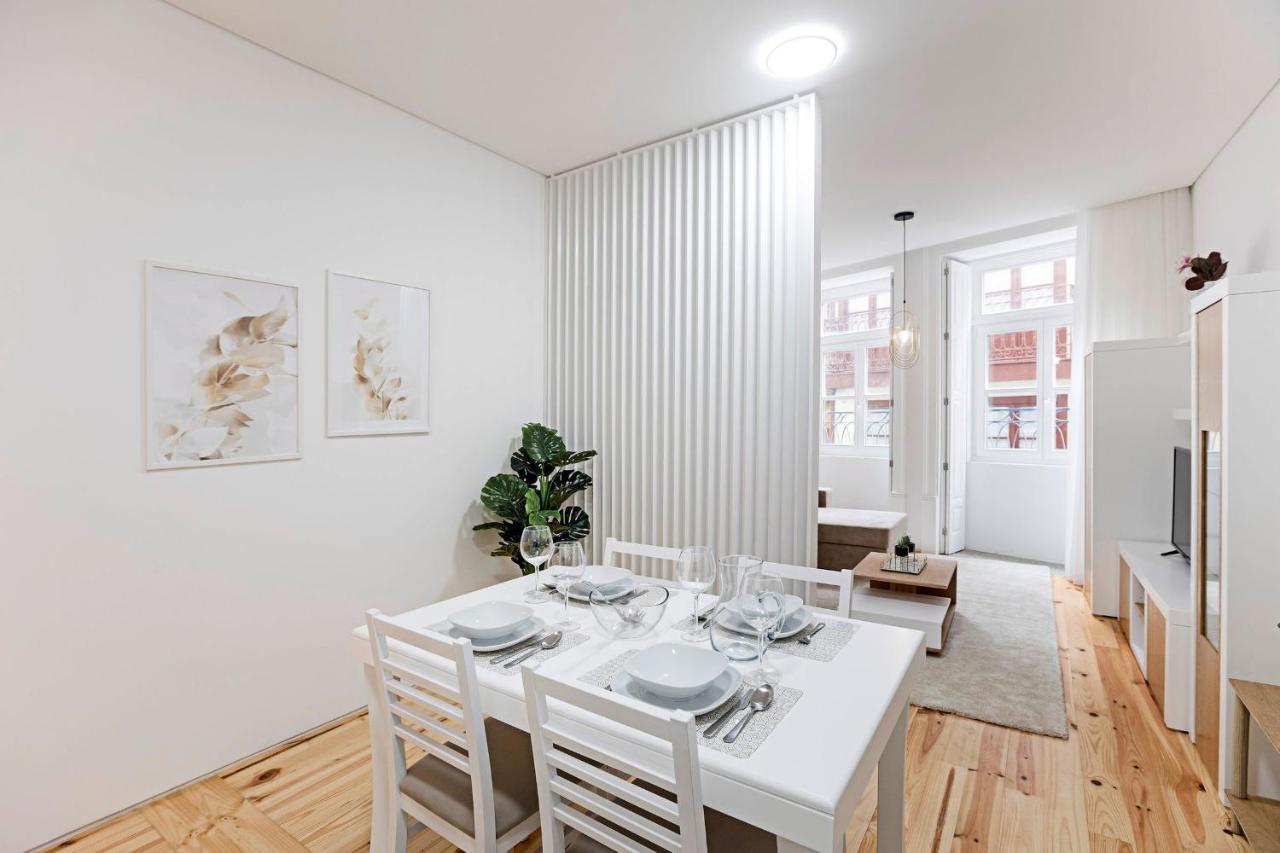 Loios 1Br Flat Downtown By Lovelystay Porto Bagian luar foto