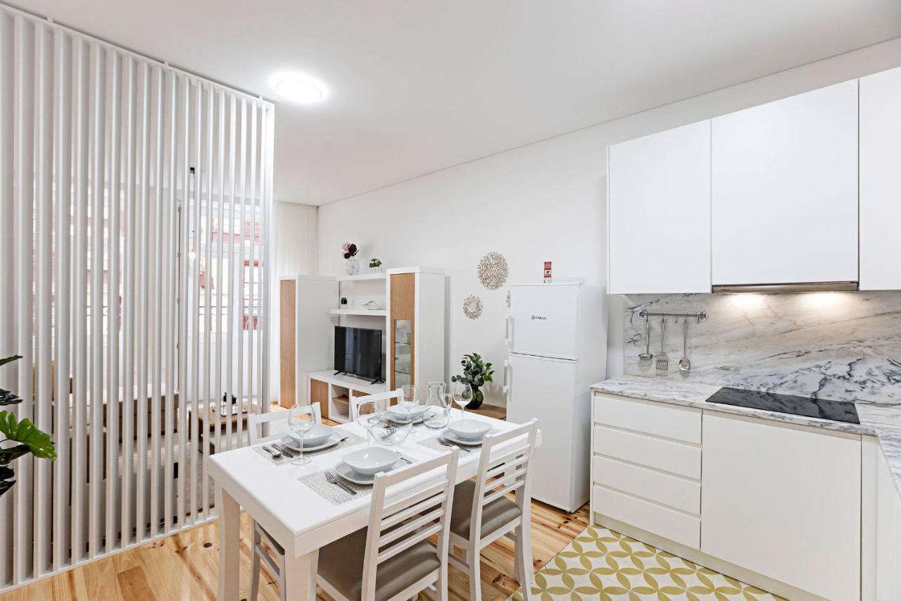 Loios 1Br Flat Downtown By Lovelystay Porto Bagian luar foto